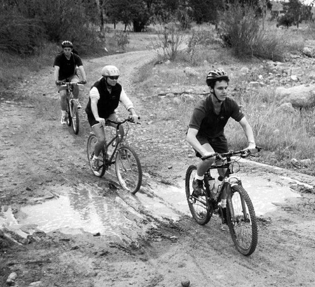 Daniel Kish, on his bike. From http://www.blesser.net/images/Blind%20Biker%20web.jpg